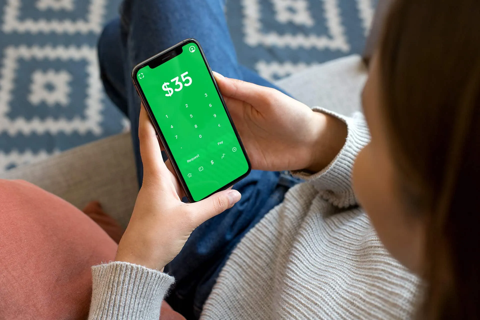 Does Cleo Work with Cash App: Get Answers